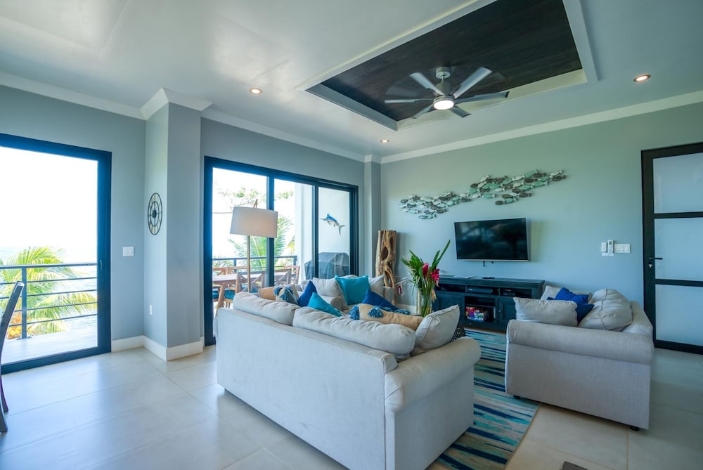 Oceanfront Sunset Gecko Condo - Ground Floor 1A