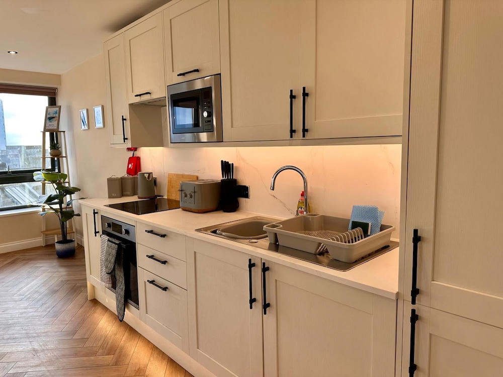 Brighton City View 3-bed Retreat