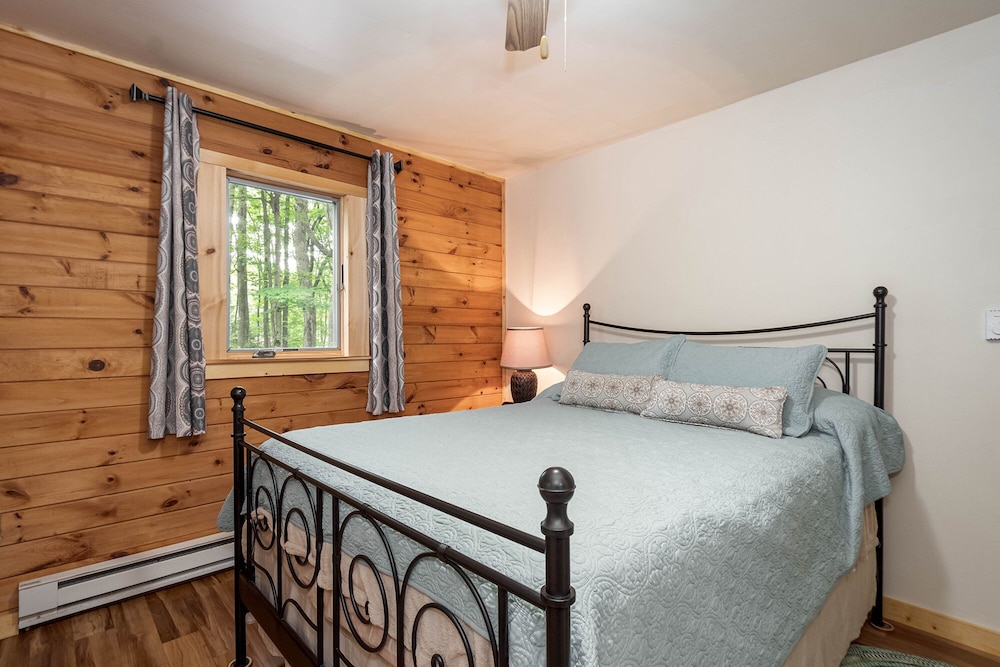 Lincoln Log Cabin view 4