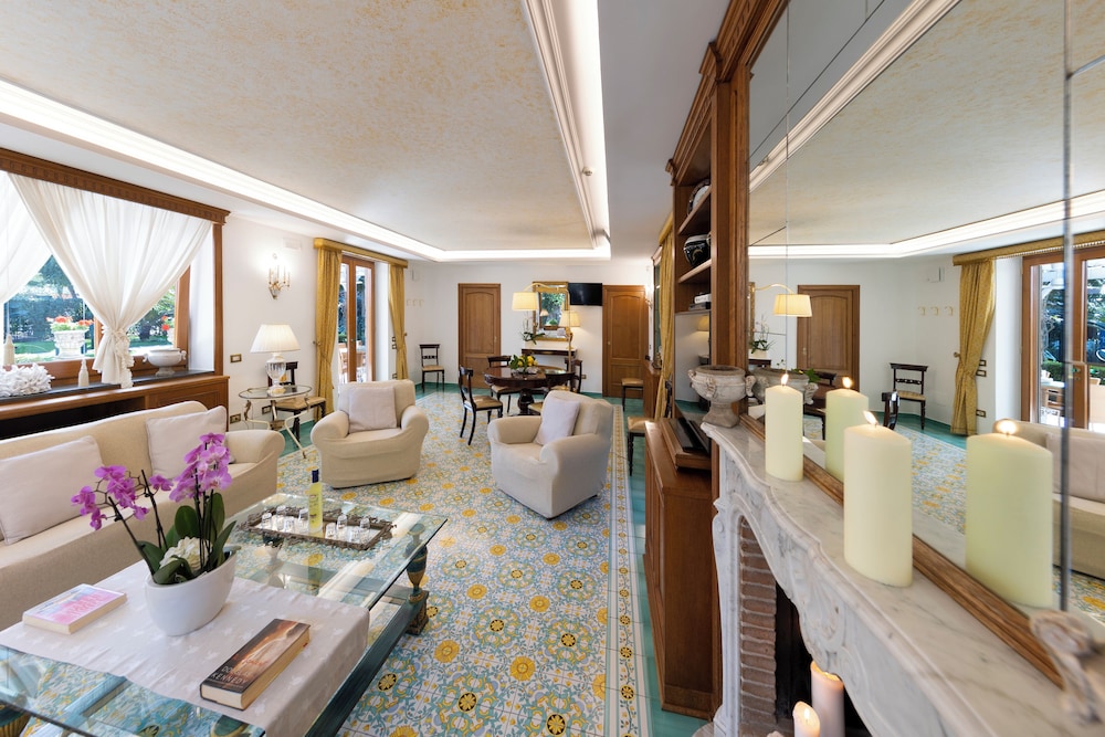Villa In Sorrento Center | Gardens & Outdoor Space