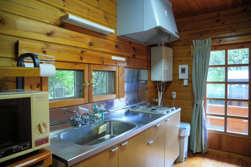Sakata Log House
