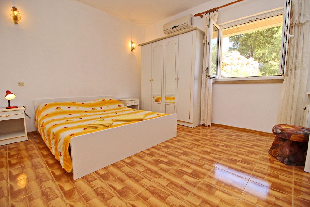 Apartments Veselka