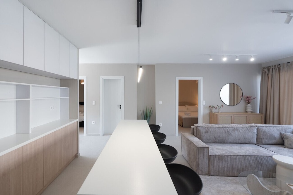 LIV - Deluxe 2BD Apartment in Athens
