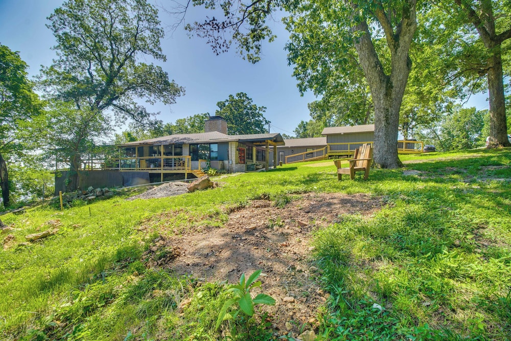 Waterfront Hot Tub - Luxe Home on Grand Lake!