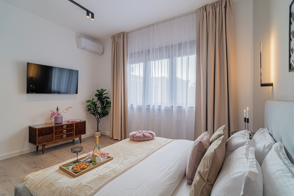 Contemporary 3-Bedroom Lofts - Modern Touches Meet Classic Elegance by Calea Victoriei