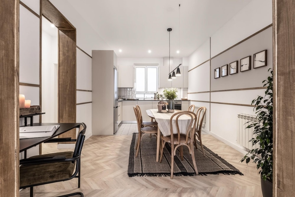 Albero - 3 Bedrooms in Malasa a