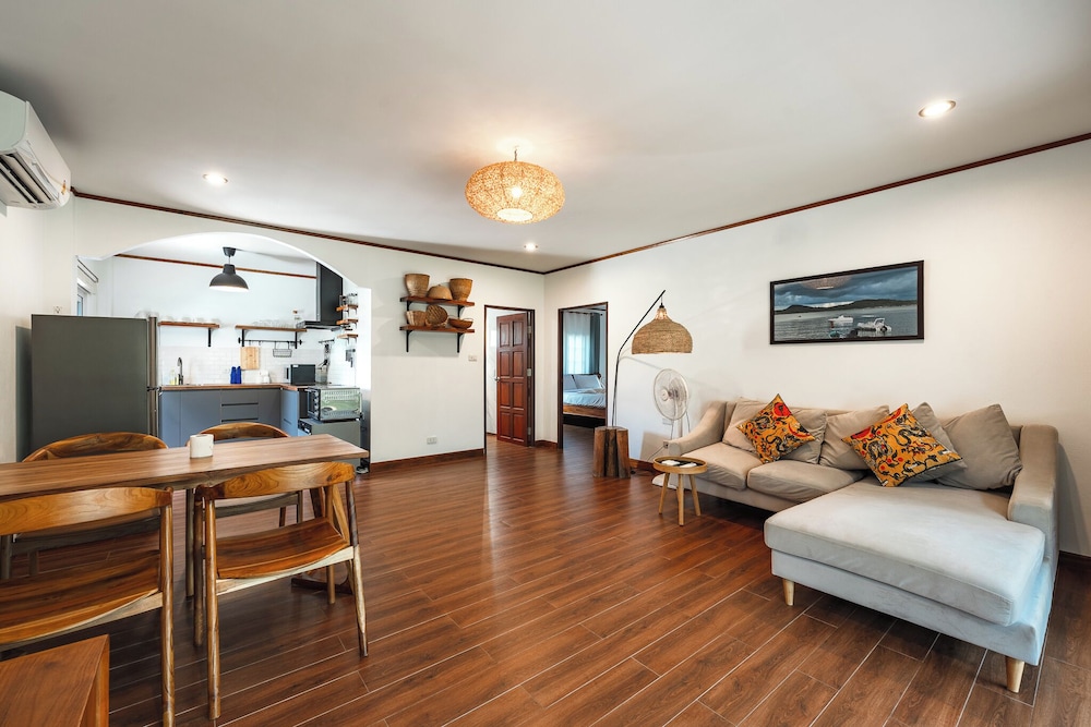 1BR Apt Poolside Near Yanui Beach V201