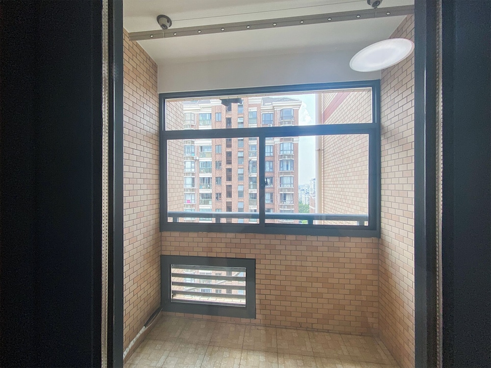Tyms 2BR Apt WeiningRD Near CESIS Line2