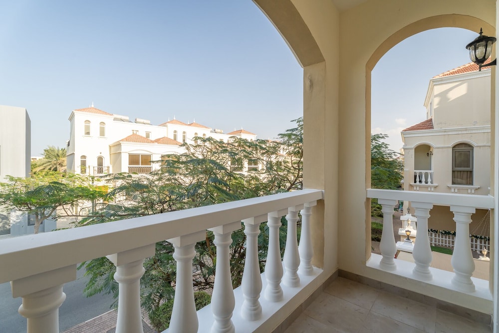 Nasma Holiday Homes - Al Hamra Village