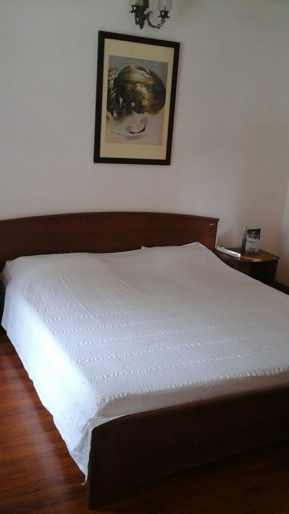 Hotel Dev Cottage
