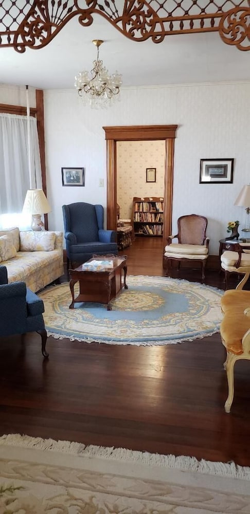 Historic Philip Houston House - Property Image 9