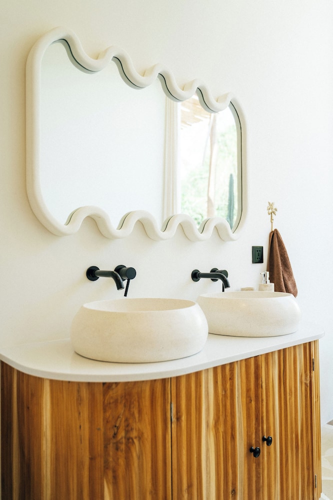 Trendy Boho 3BR Cozy Living 5min to La Brisa