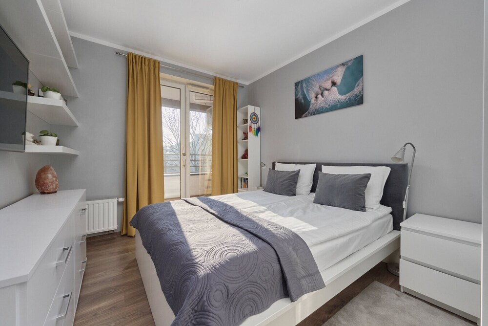 Lively Green Apartment by Renters view 4