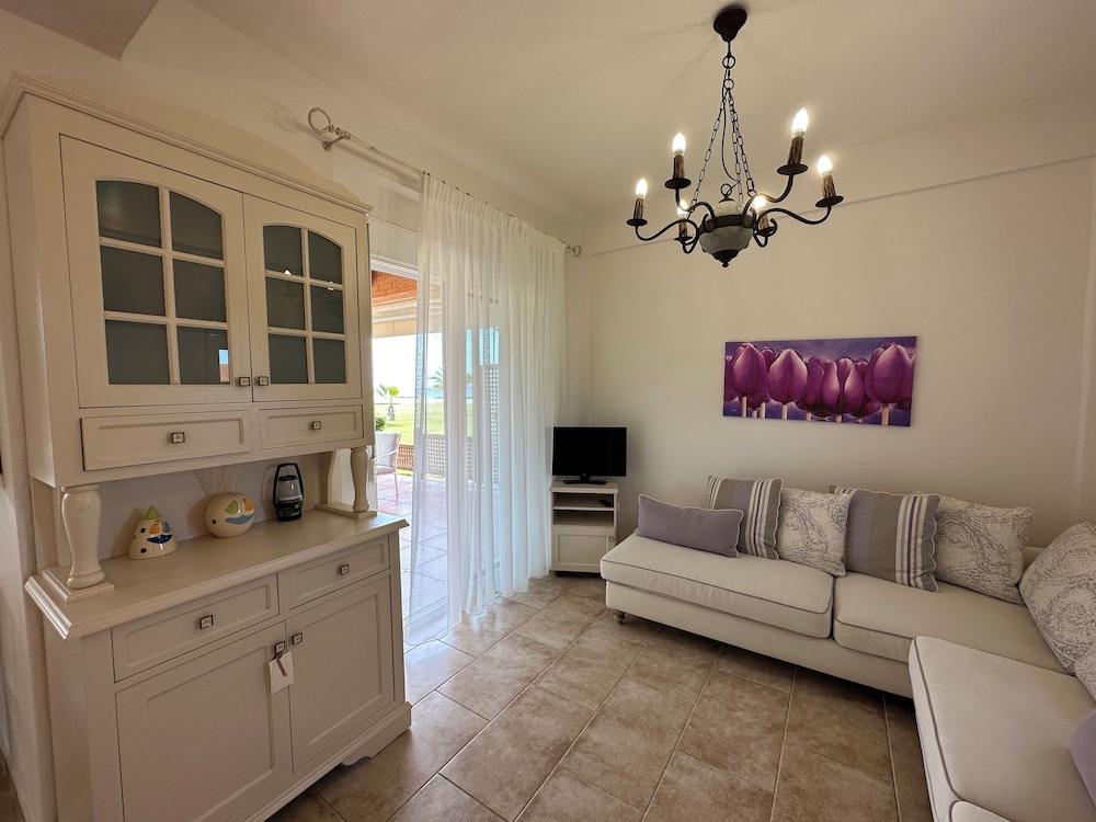 Relax in This Sithonia Property With Great Ocean Views