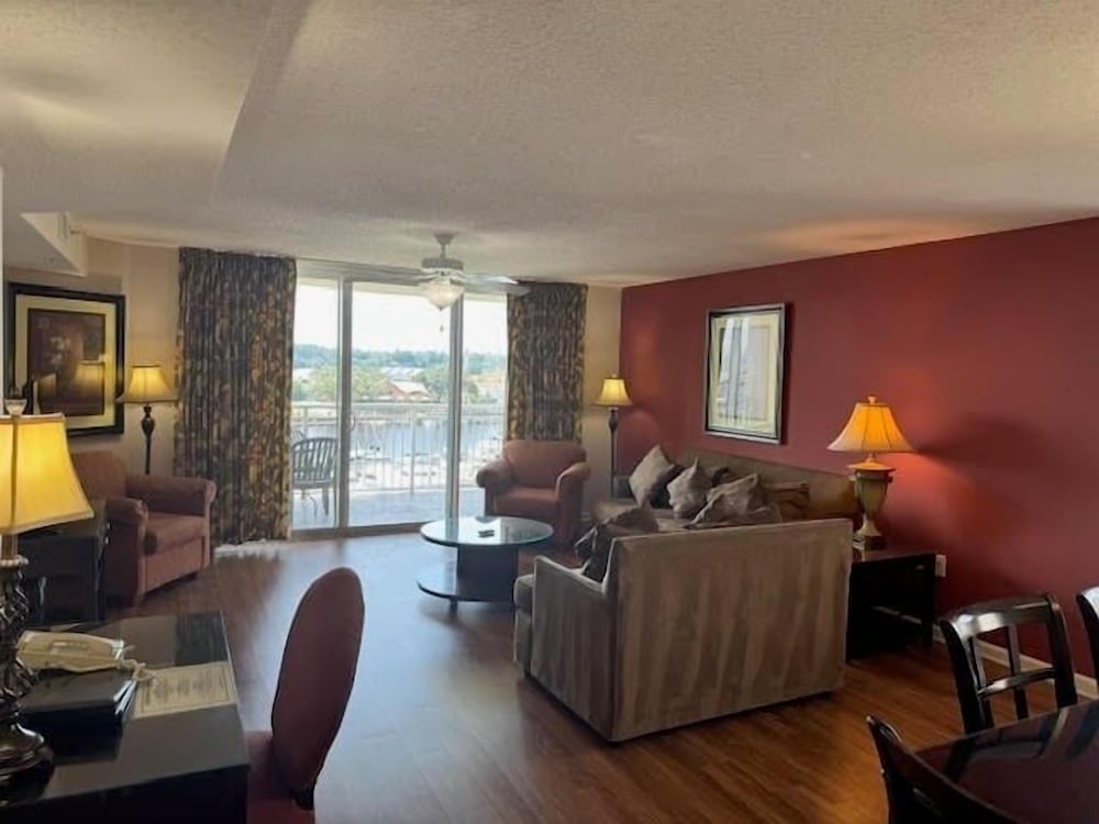 Yacht Club 2-505 3 Bedroom Condo
