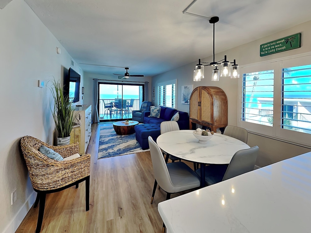 Seaside 3 by Distinctive Beach Rentals