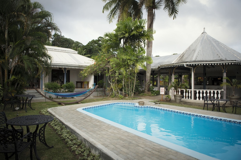Auberge Chez Plume