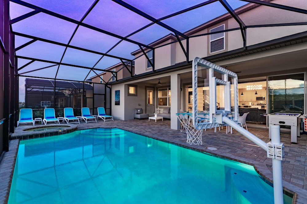 Solara Resort - Luxury 9 Bedroom Homes - Image 2