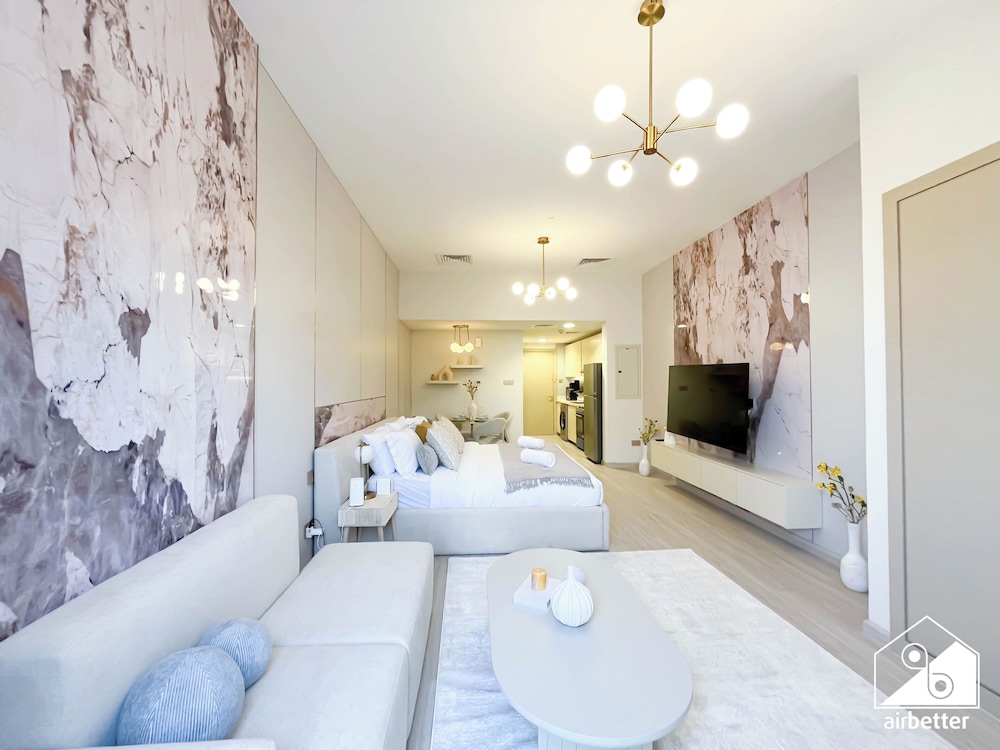 Stylish Ground-floor Studio JVC