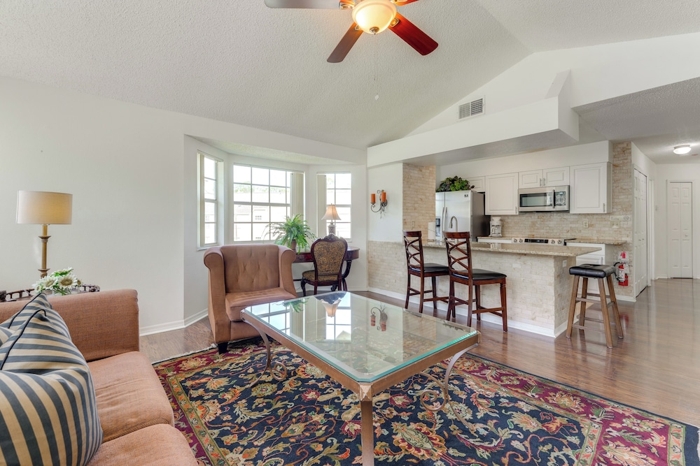8 Mi to Disney: Resort-style Condo w/ Pool Access