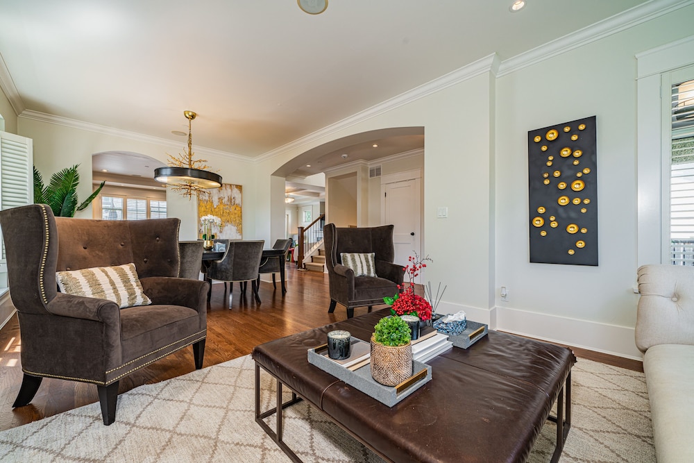 Elegant & Cozy Escape West Vancouver