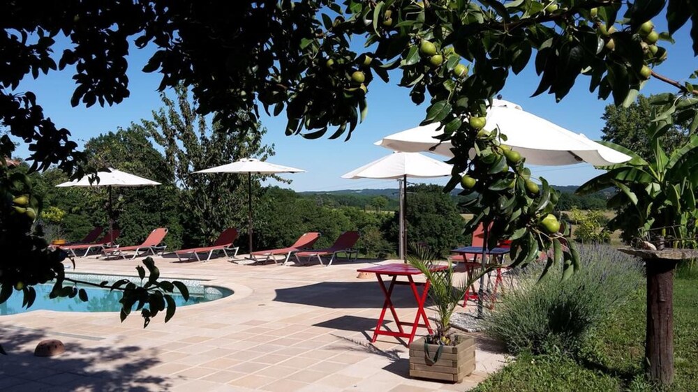 Ferme de Lagrave view 4