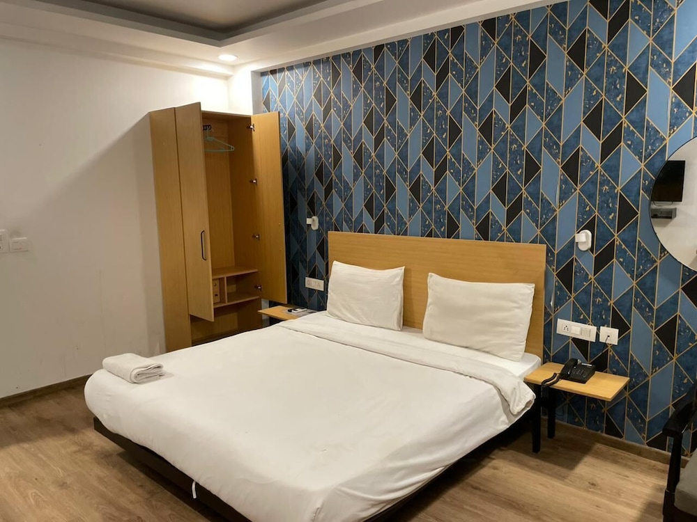 Tipsyy inn 003