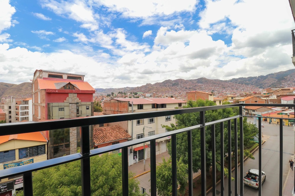 w Wonderful 2BR w Perfect Balcony in Cusco