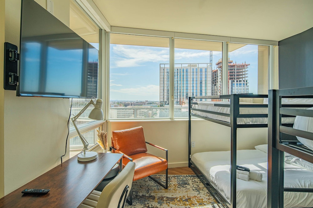 ROVE LIVING/KL - 44 Monroe