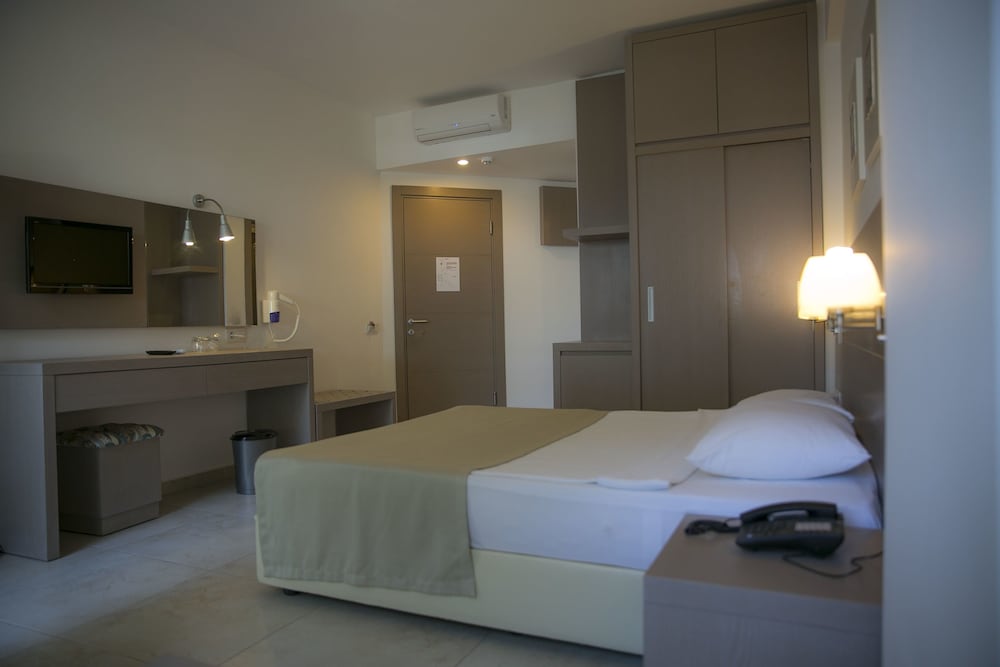 Bodrum Sea Side Beach Club Otel - Image 67