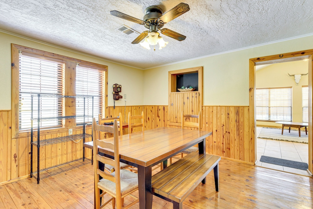 Hike, Fish & Explore: Family Cabin in Sulphur!