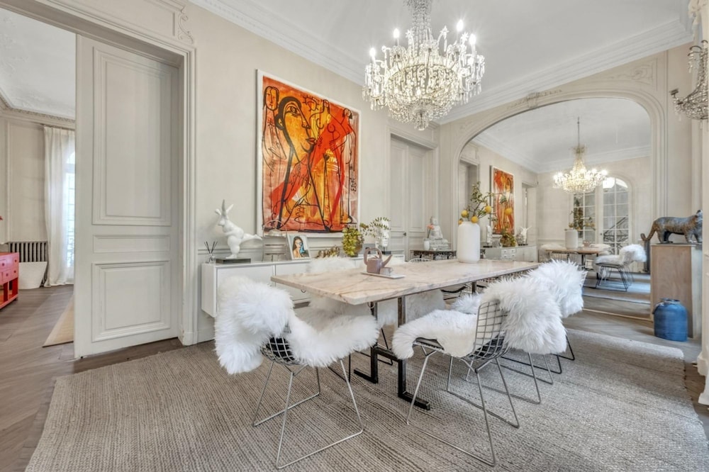 Luxury 5BR House Close to the Arc de Triomphe