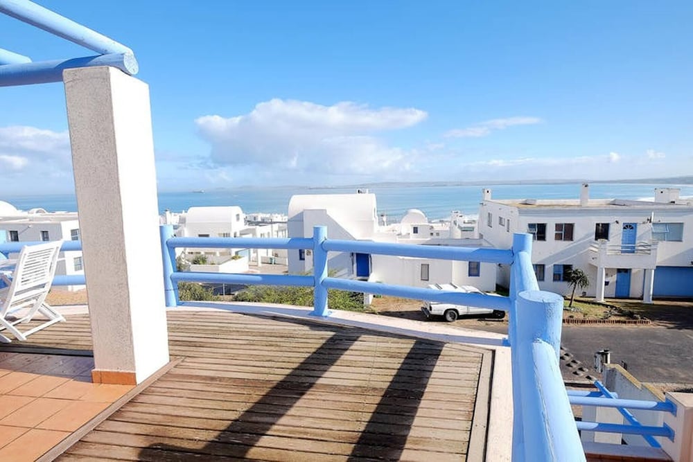 Charis to Theo - Relax in Style at This 3-bedroomed Langebaan Holiday House