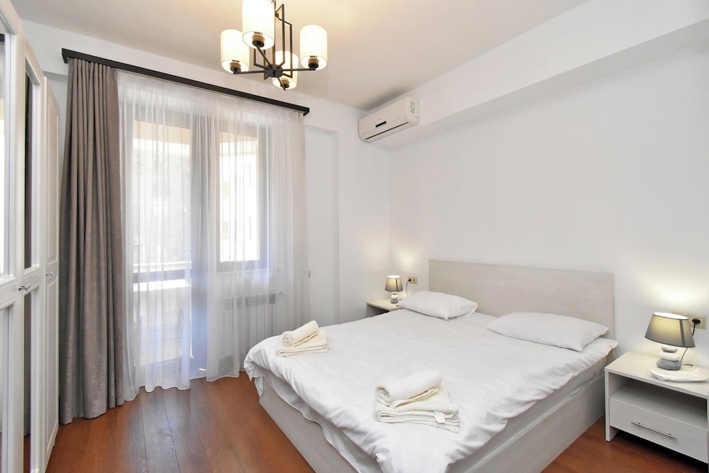 1bdr luxury apartment