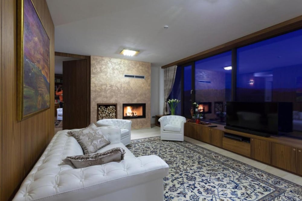 Luxury Villa Eva Pool Whirlpool & Sauna view 4