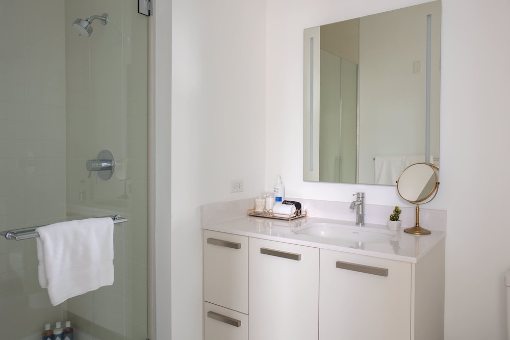 The Lyra Luxury Group Getaway - Two Penthouses
