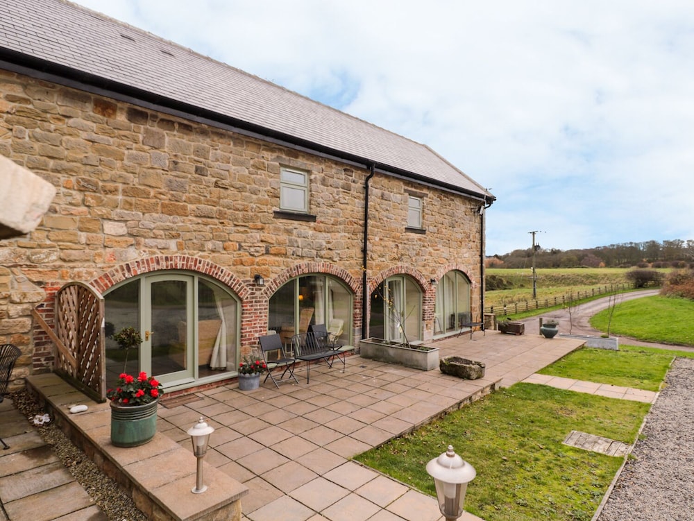 Gateshead Vacations - Granary Barn - Property Image 1
