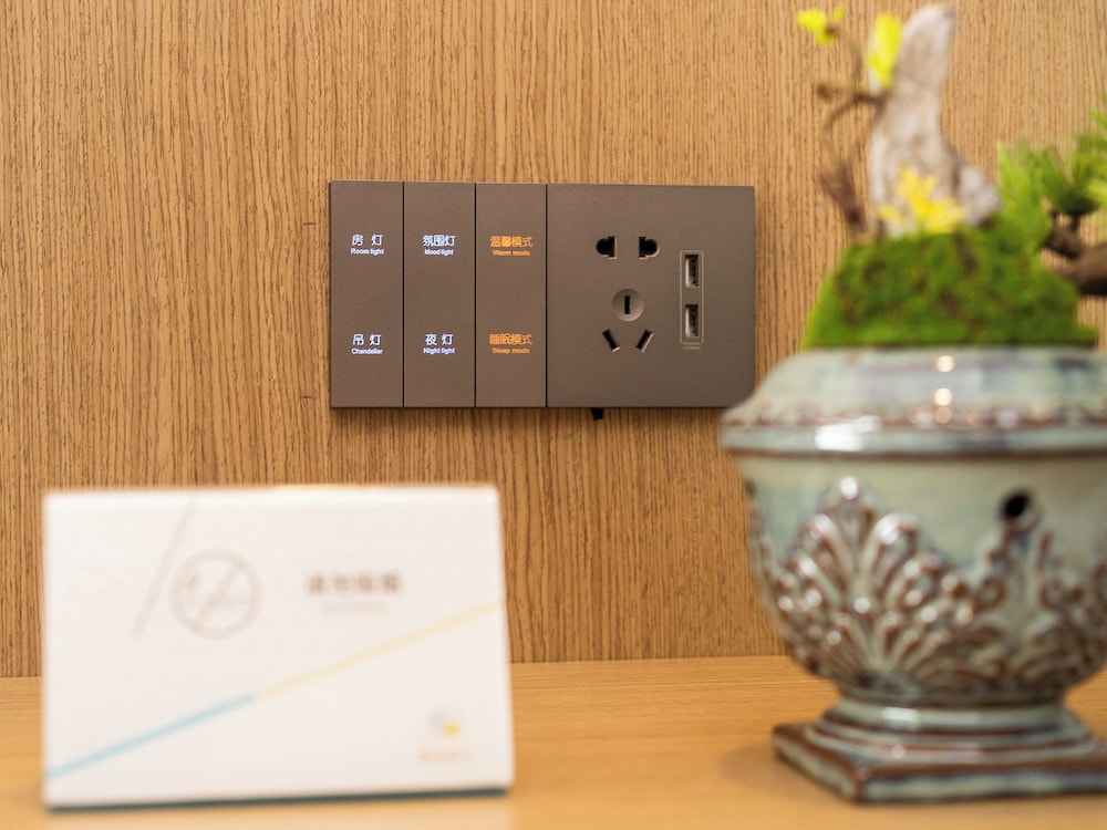 Trendy Romantic Hotel Guangzhou Panyu Qiaonan Aoyuan Plaza Branch - Free Deliver Service to Canton Fair Complex During Canton Fair Period