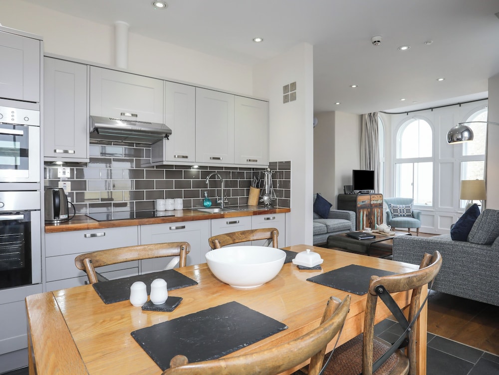 Harlech Apartments - Branwen
