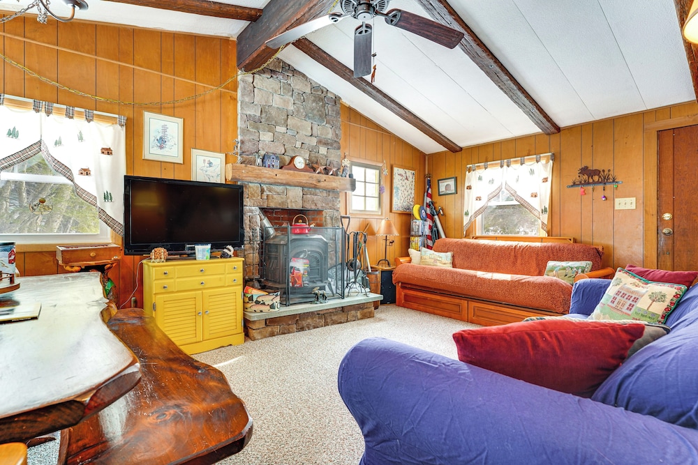 Hike, Ski & Unwind: Cabin w/ Deck in Chester!