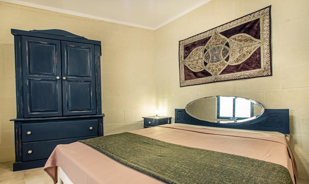 Retro Designer Homelike Apartment - Close to Beach