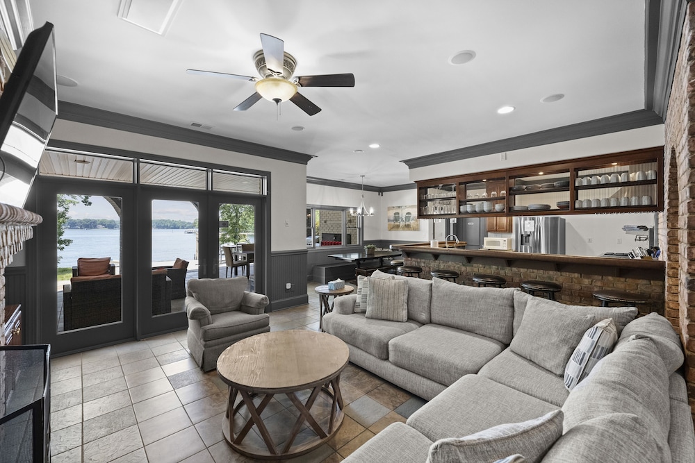 Make a Big Splash in 7BR Lake Norman Home!