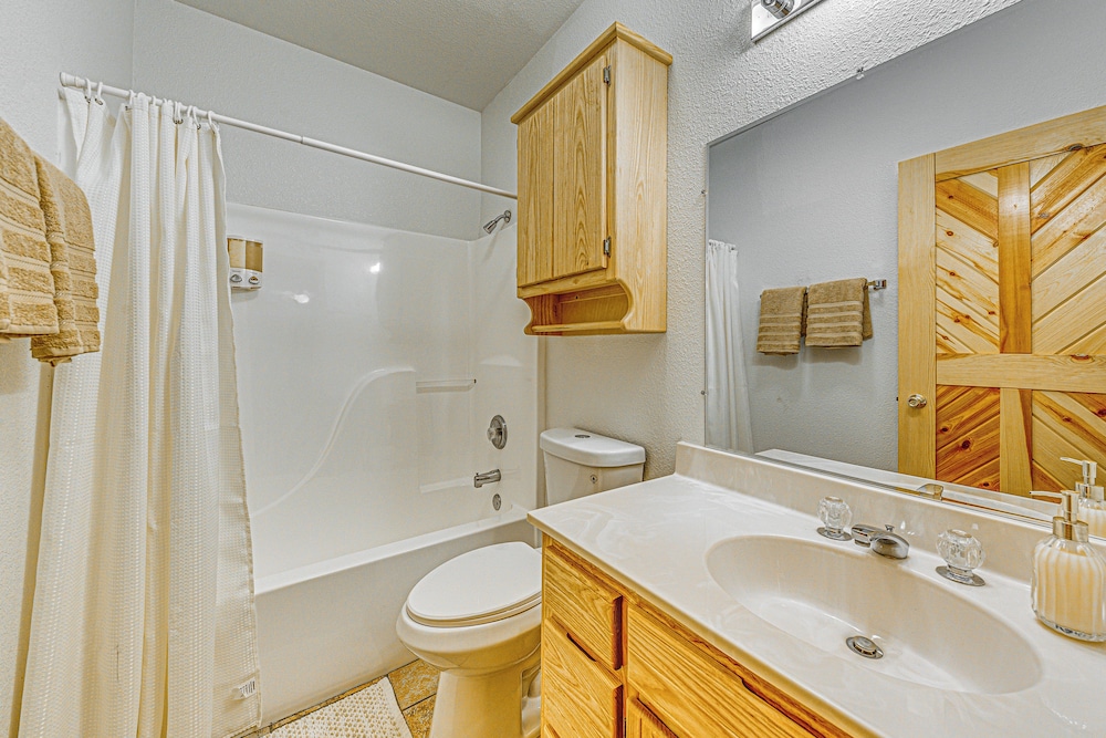 2 Mi to Dtwn: Cloudcroft Home w/ Furnished Deck