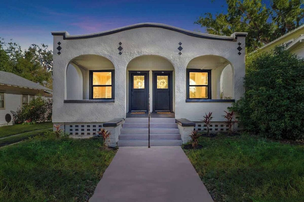 Charming 2-bedroom Home Lakeland