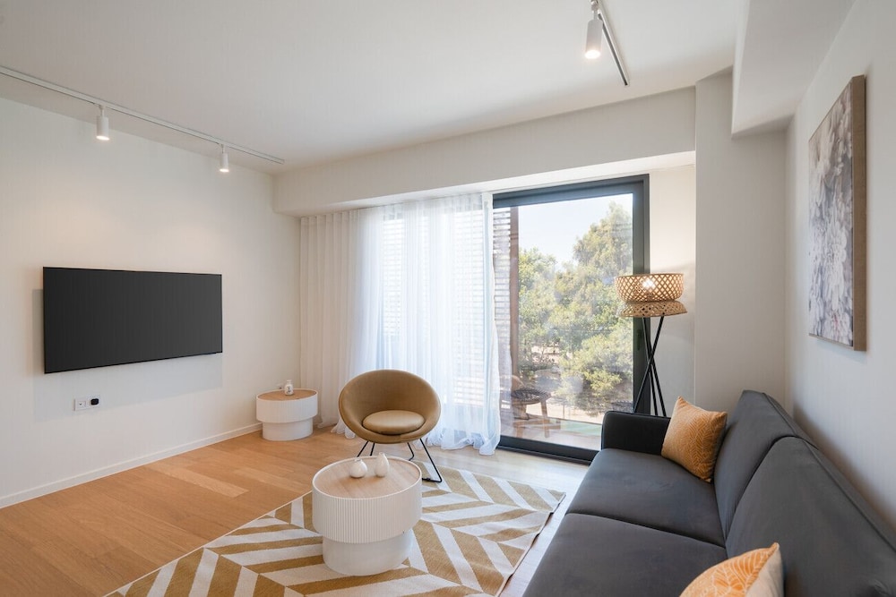 LIV Athinum 1 - Luxury Apartment 1A
