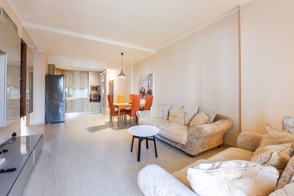 Marina Mirage Apartment