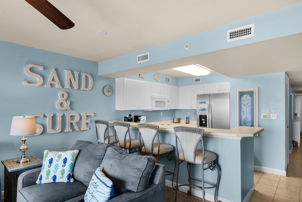 Pelican Isle 107