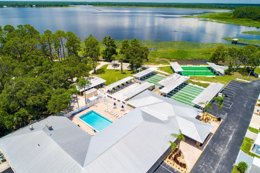 Sebring Vacations - Buttonwood Bay RV Resort - Property Image 16