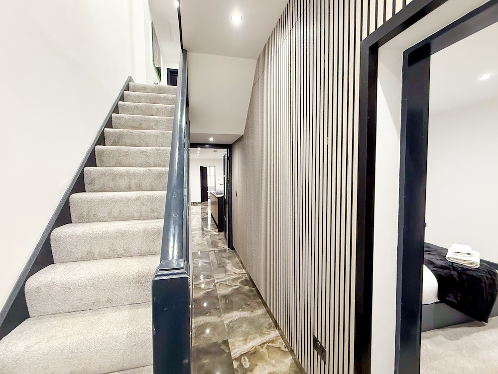 Santi House