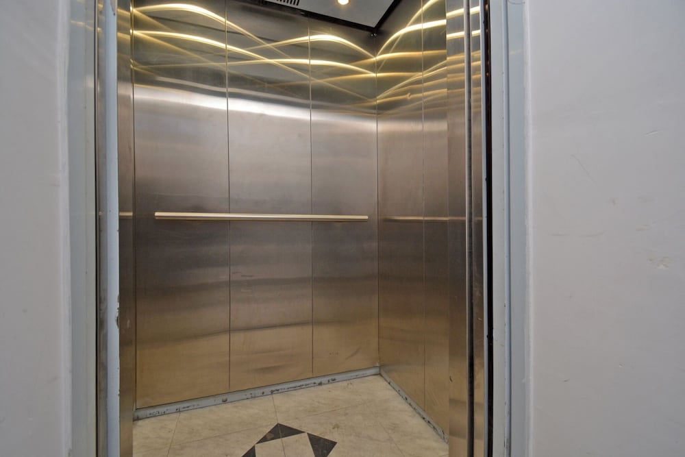Apartment by Luxe Group VA277